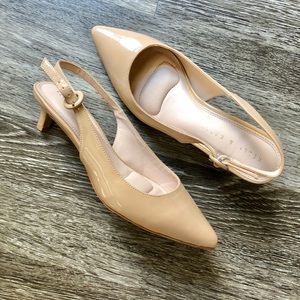 NWOT Kelly & Katie Nude low-rise heel